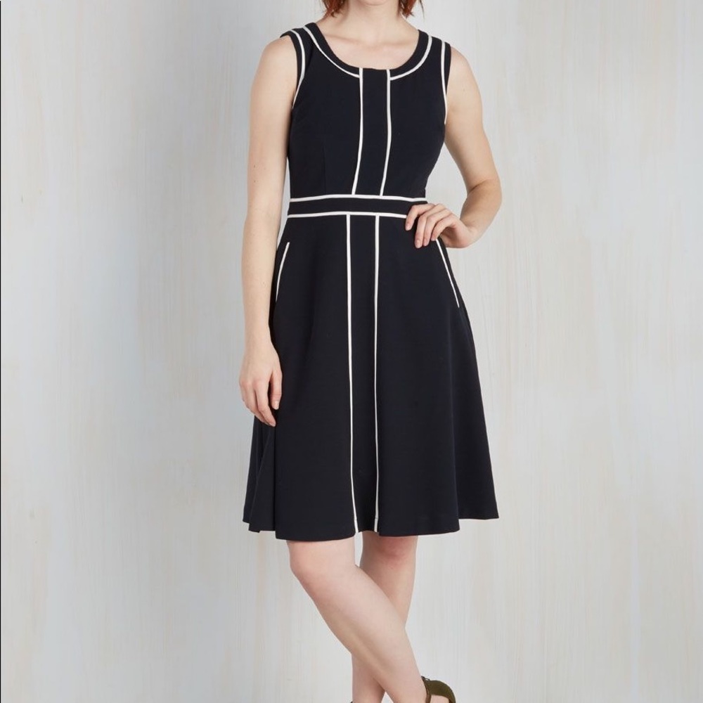 4x Modcloth Roving Reporter dress Black colorway